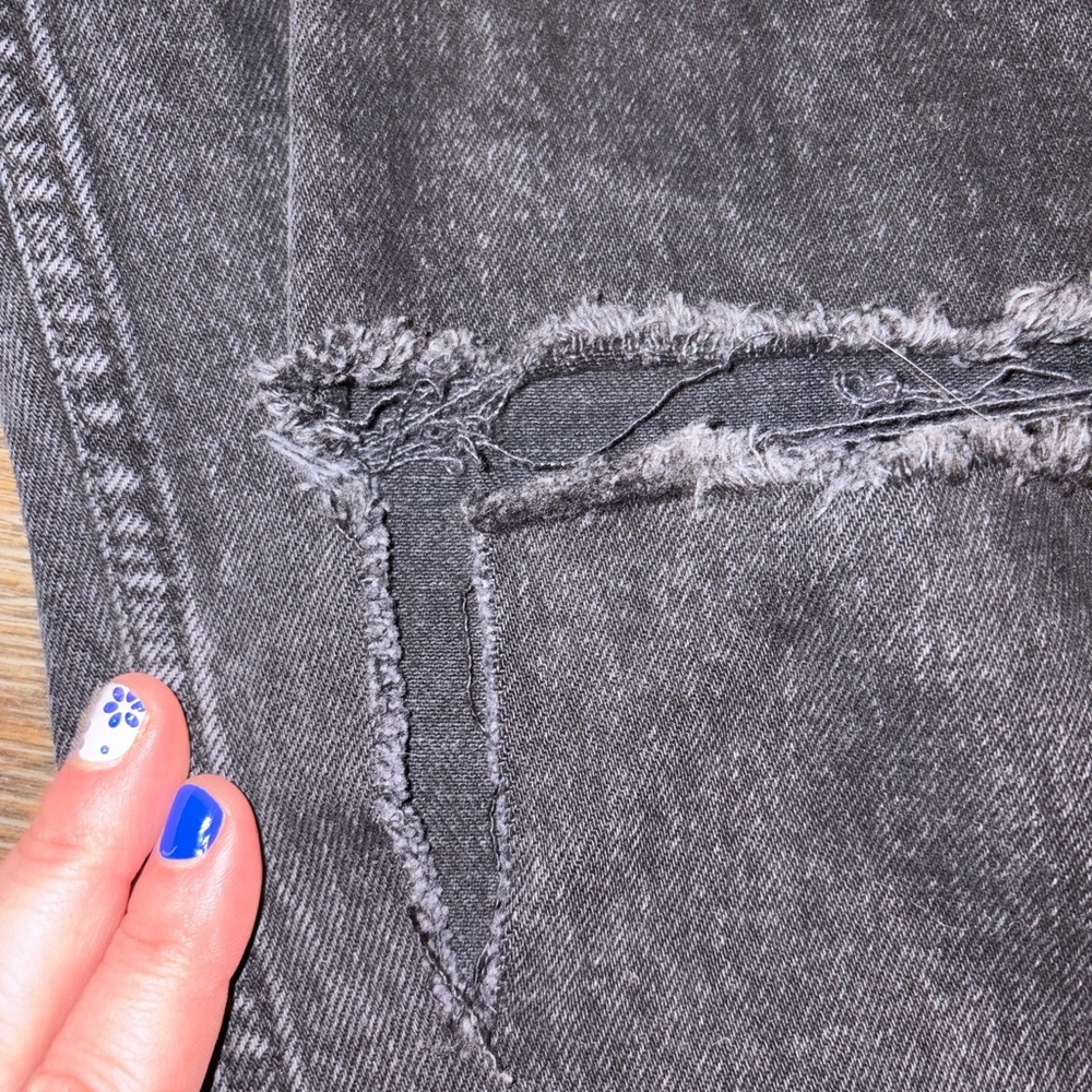 Abercrombie & Fitch Women's 90s Straight Ultra High Rise Black Distressed Jeans - Picture 3 of 5